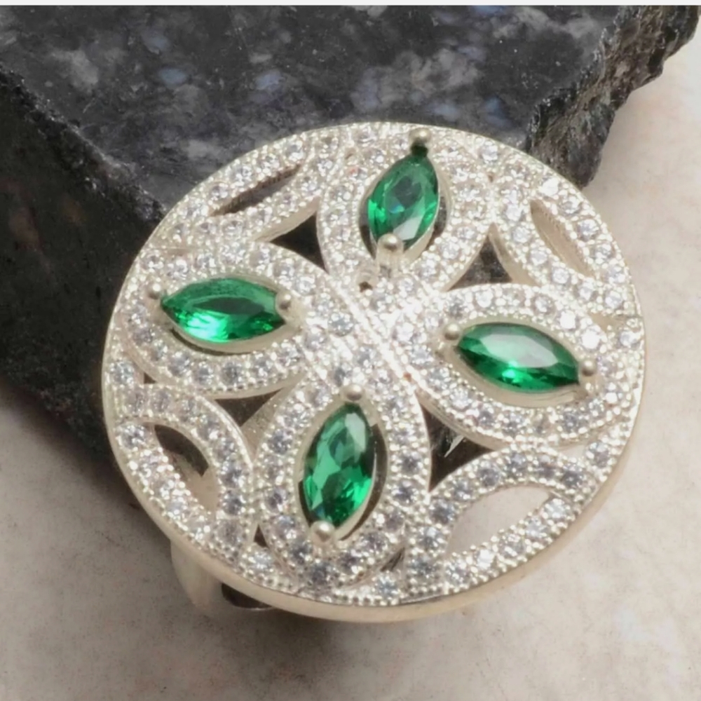 New size 7.75 green quarts&white topaz sterling silver ring